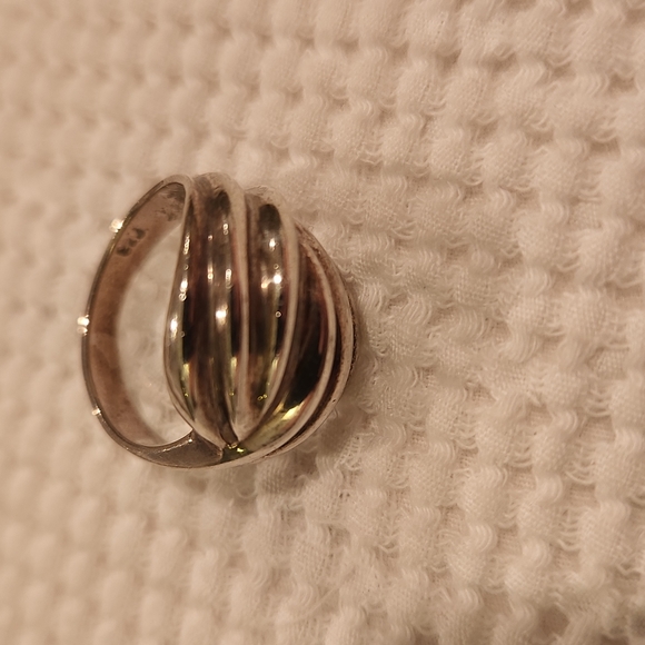 SILVER RING - Picture 2 of 2